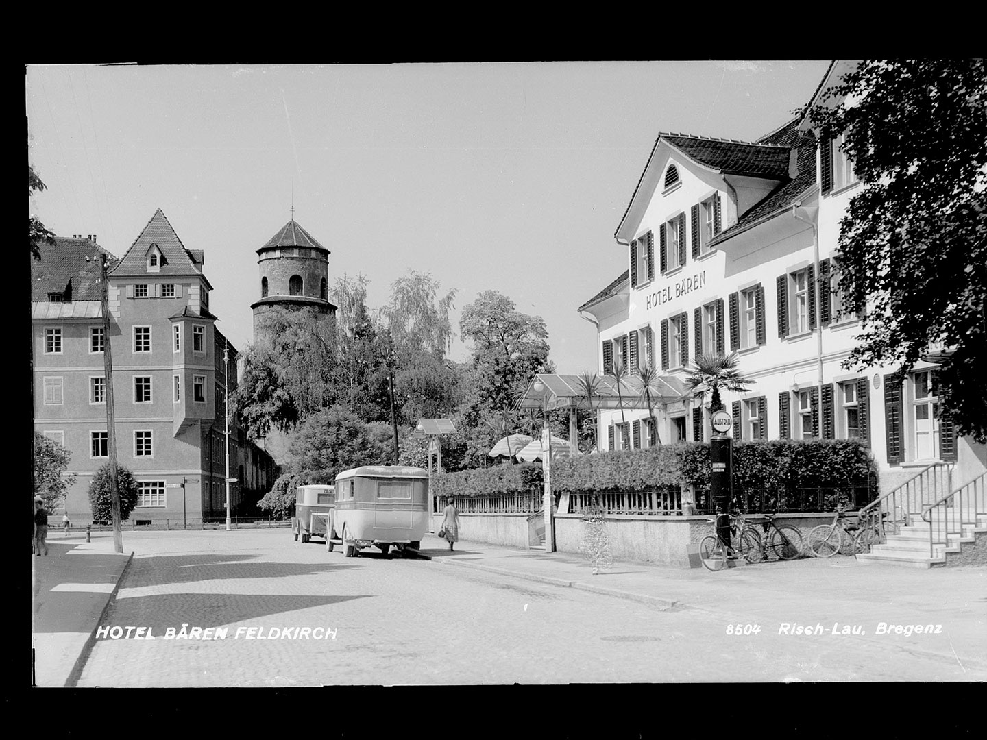 Historische Außenansicht des Hotel Bären Feldkirch an der Bärenkreuzung mit Katzenturm